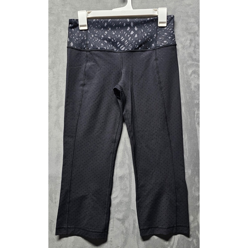 Lululemon Black Perforated Cropped Leggings Ruched‎ Hem Size 6 Activewear Pants